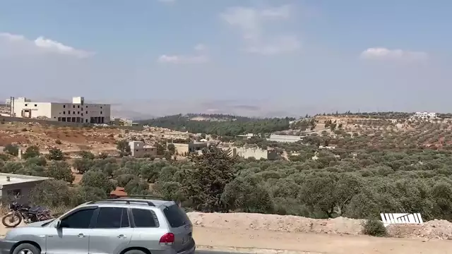 توثيق استهداف الطائرات الحربية التابعة للمحتل الروسي، بـ''13'' غارة جوية لأحراش ومزارع غرب مدينة إدلب