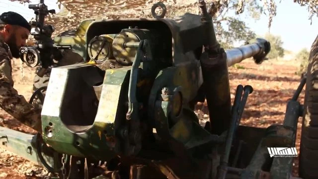 جاهزية سرايا المدفعية التابعة لغرفة عمليات الفتح المبين على محور غرب حلب