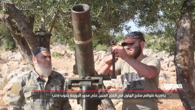 جاهزية طواقم سلاح الهاون في الفتح المبين على محور الرويحة جنوب إدلب